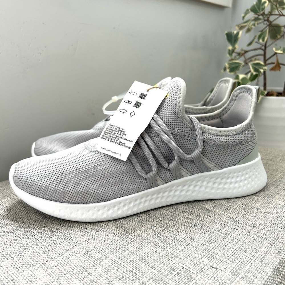 NWT ADIDAS PUREMOTION ADAPT 2. RUNNING SHOES
